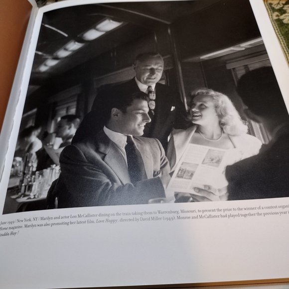 📚 Marilyn Monroe (A Life in Pictures) - Picture 12 of 16